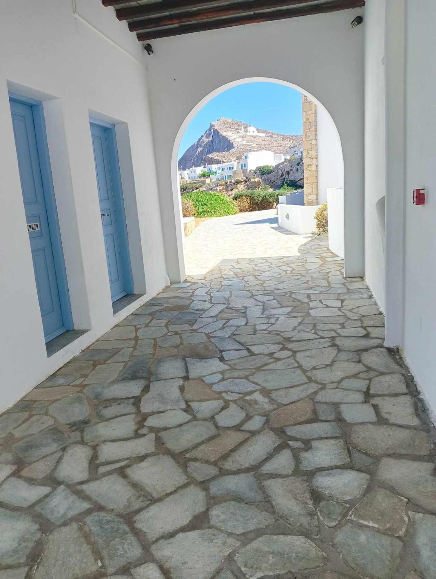 Anemousa Hotel Folegandros Town Bagian luar foto