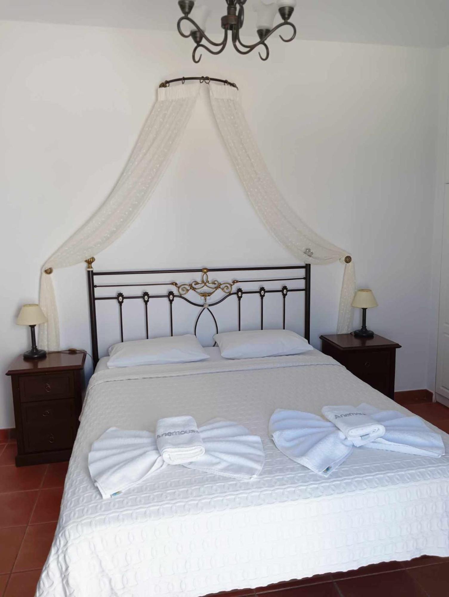 Anemousa Hotel Folegandros Town Bagian luar foto
