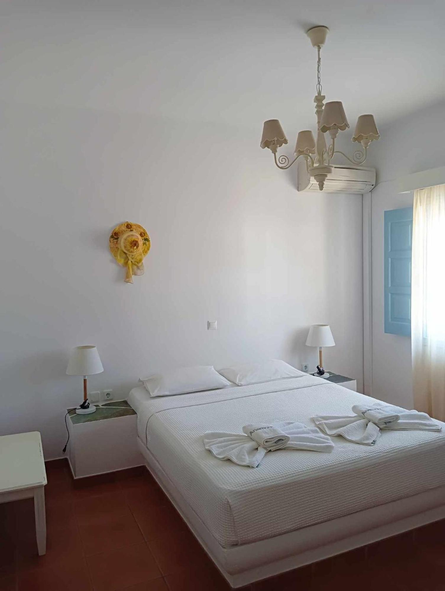 Anemousa Hotel Folegandros Town Bagian luar foto