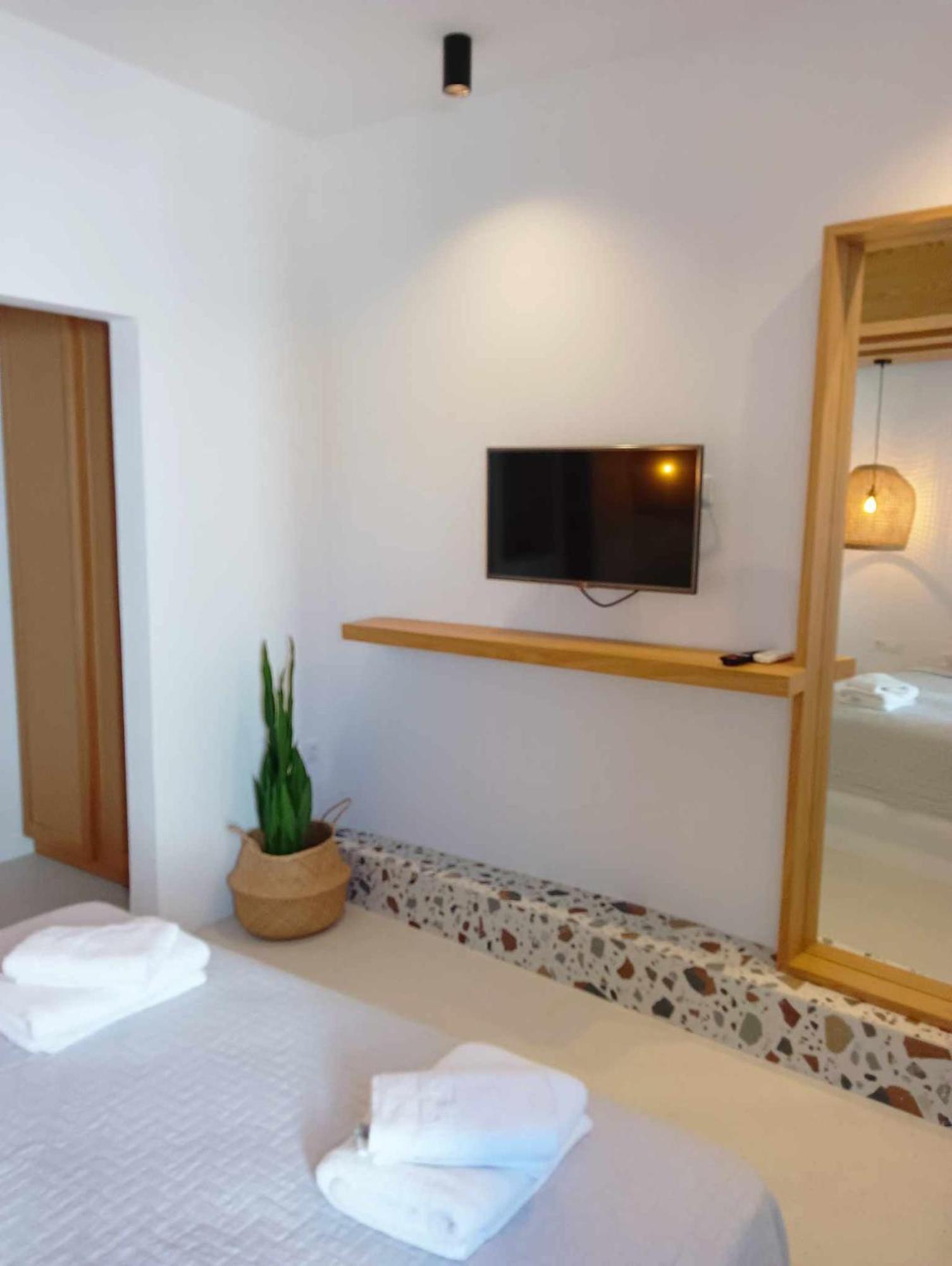 Anemousa Hotel Folegandros Town Bagian luar foto